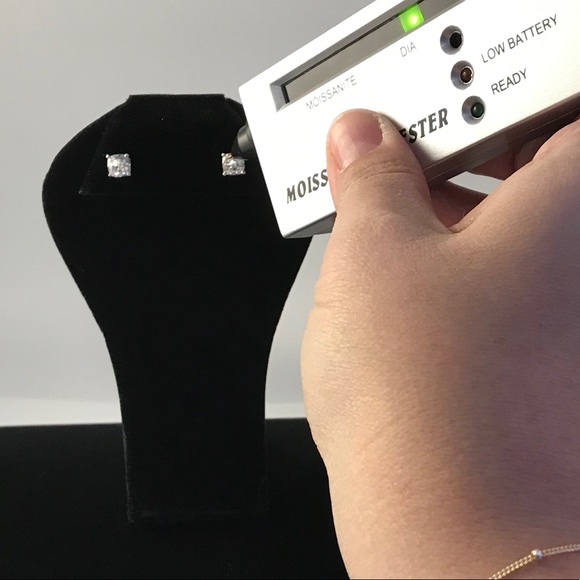 1ct Cushion Cut Solitaire Studs - Picture 15 of 17